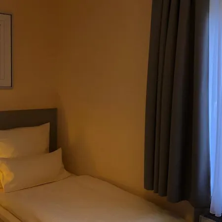 Loens Garni Hotel Garbsen