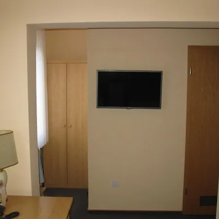 Loens Garni 3* Garbsen