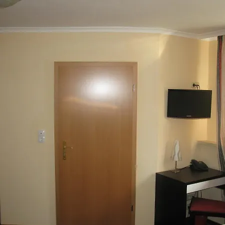 Loens Garni 3* Garbsen